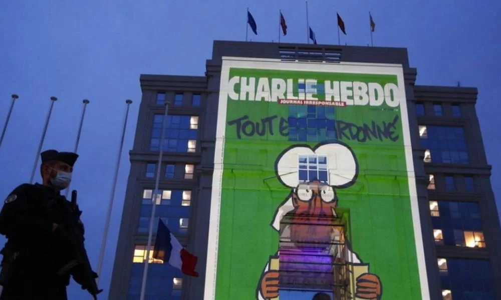 Η Γαλλία παρουσιάζει έναν νέο νόμο που στοχεύει στην «Ισλαμική Ύδρα»